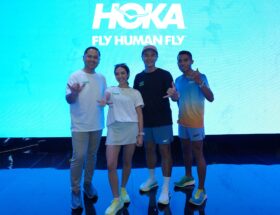 Kampanye sepatu Hoka Fly Human Fly